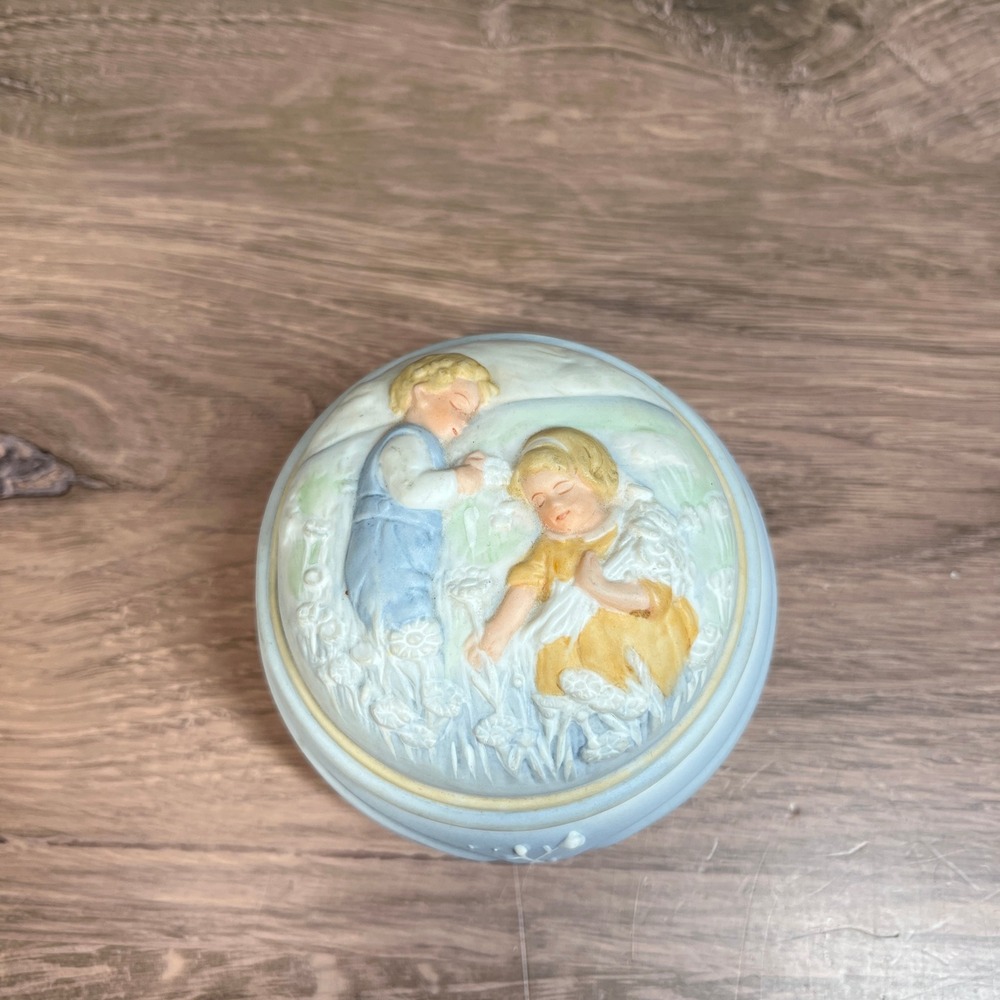Avon Music Trinket Box Golden Dreams 1985 Blue Porcelain Handpainted